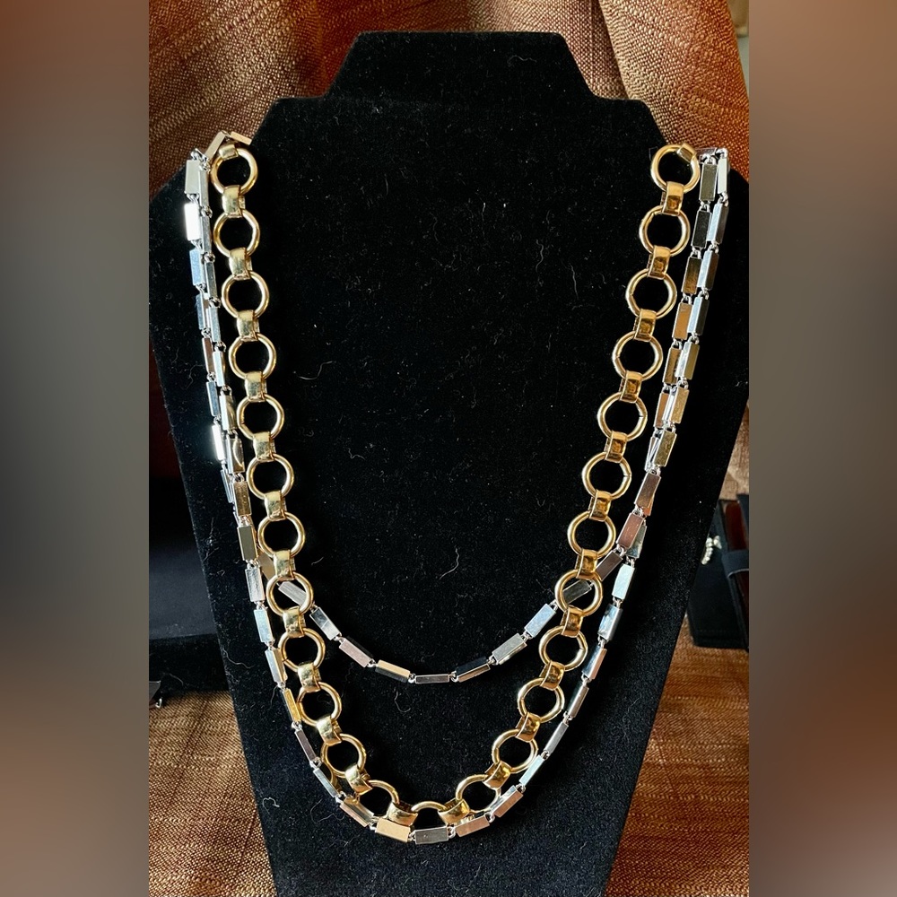 Monet Ladies Vintage Silver & Gold Tone Necklace